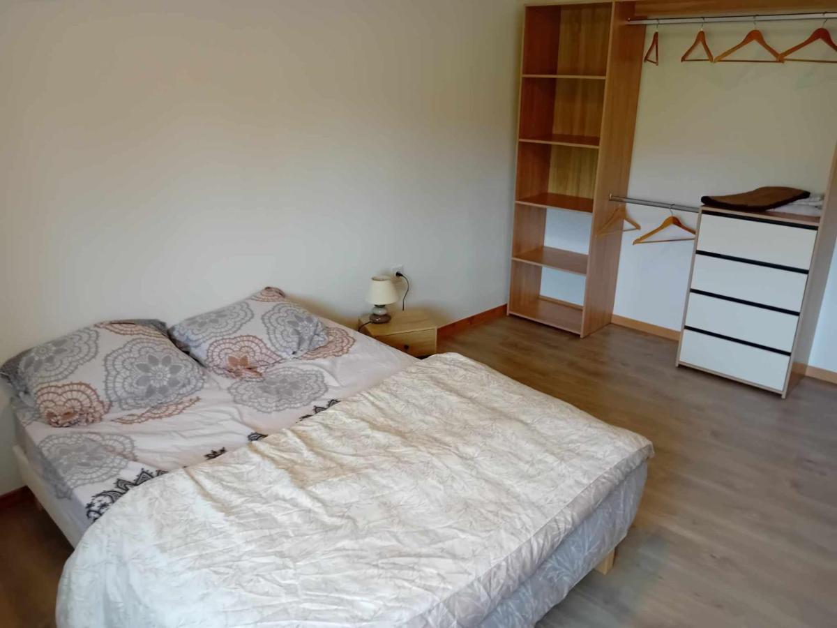 Grand Appartement Avec Terrasse Wignehies ภายนอก รูปภาพ